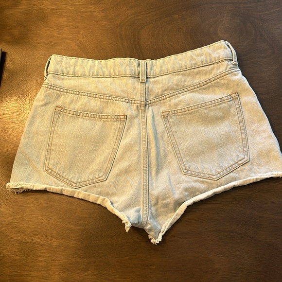 H&M Jean shorts - Picture 3 of 3